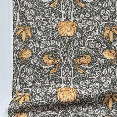 Florentina bomullstyg med rikt mönster inspirerat av klassisk textildesign, slitstarkt tyg för kuddar och gardiner