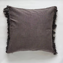 Baksida av kuddfodral Freja i slätare tyg med fransar längs sidorna