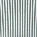 Grön- och vitrandig uteväv i återvunnen bomull med fukt- och smutsavvisande yta, närbild på tygstruktur.