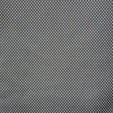 Romeo möbeltyg i grå nyans med diskret prickig struktur. Dubbelvävt tyg i bomull och polyester som passar både moderna och klassiska miljöer.