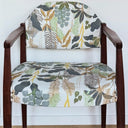 Terez mönstrat möbeltyg använt som stolklädsel för att visa slitstyrka och uttryck i möbel.