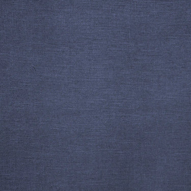 Mörkblått enfärgat Göran-tyg med tydlig textur och mjuk yta.