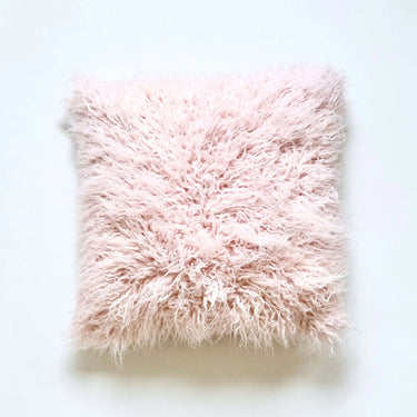 Rosa kuddfodral 45x45 i fluffig akryl med mjuk textur