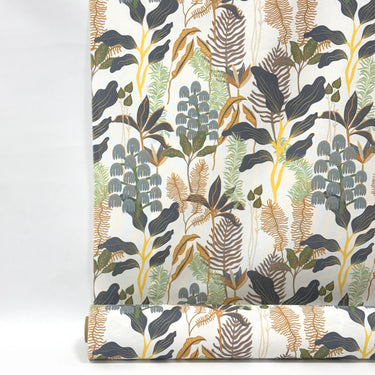 Terez allroundtyg med mönster och tydlig struktur, visat i drapering för att visa tygfall.